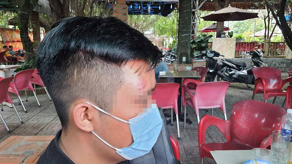 Xác minh clip thanh niên cầm súng doạ bắn người trong quán ăn-1