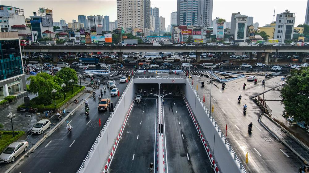 Cận cảnh hầm chui Lê Văn Lương trị giá gần 700 tỷ trước giờ thông xe-2