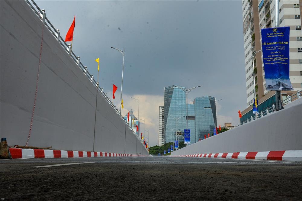 Cận cảnh hầm chui Lê Văn Lương trị giá gần 700 tỷ trước giờ thông xe-15