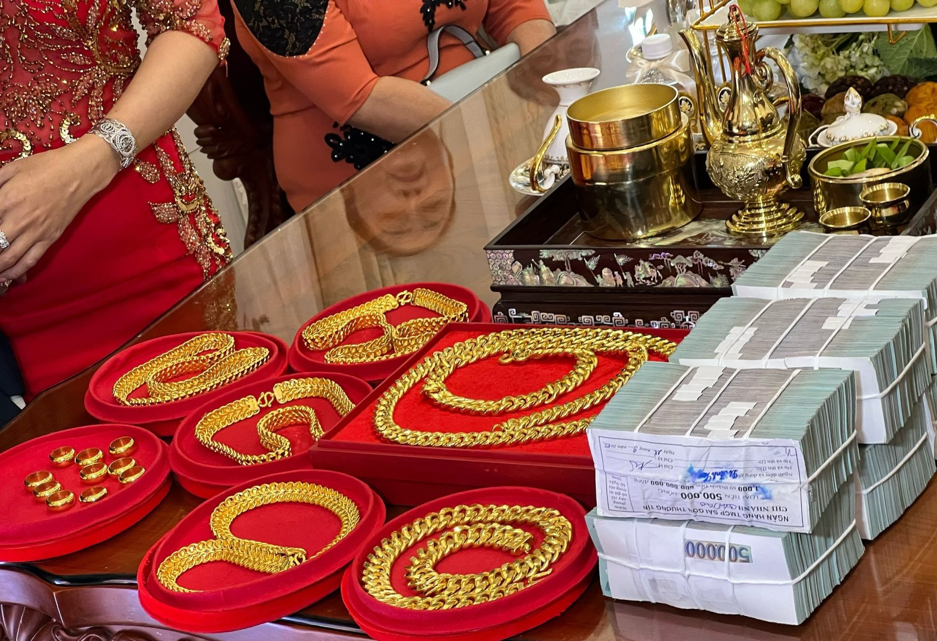 Gia thế của cặp đôi miền Tây nhận 320 lượng vàng, 3,3 tỷ đồng quà cưới-2