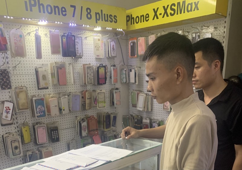 Sáng vào tiệm vàng nhờ đi vệ sinh, tối đột nhập cuỗm tài sản-1