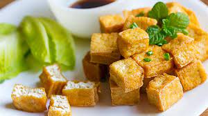 Rán đậu phụ cho luôn vào chảo dầu là sai: Làm thêm 2 bước này đậu vàng giòn, không bị nát và dính chảo-3