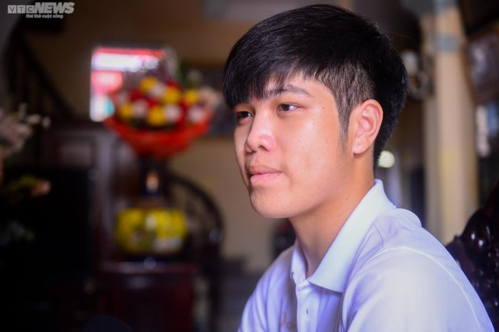 Tân quán quân Đường lên đỉnh Olympia biết đọc sách từ năm 3 tuổi-4