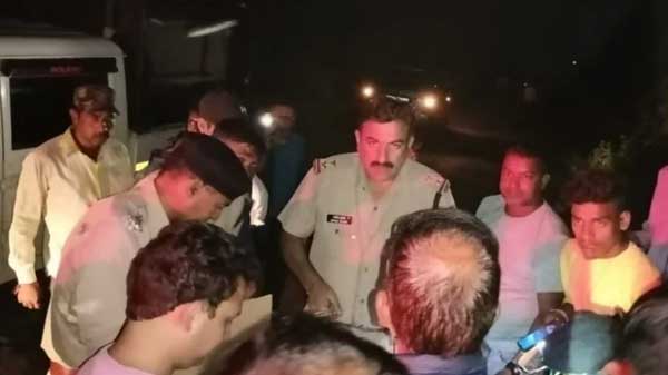 Xe buýt đám cưới lao xuống hẻm núi, 25 người thiệt mạng ở Ấn Độ-2