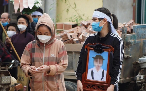 Sắp xét xử kẻ đóng 9 chiếc đinh vào đầu bé gái khiến nạn nhân tử vong-1