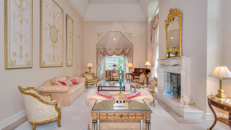 Biệt thự siêu sang dát vàng, có cả phòng chiếu phim của diễn viên Thành Long-3