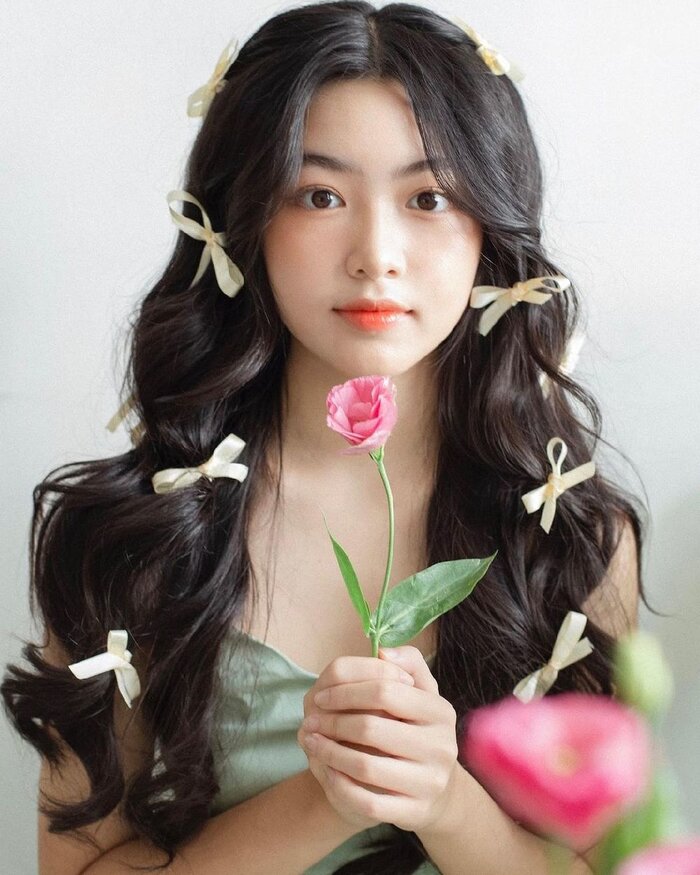 Sốt xình xịch trước vóc dáng của hai ái nữ nhà Quyền Linh: Đôi chân kiếm nhật đẹp tựa báu vật-5