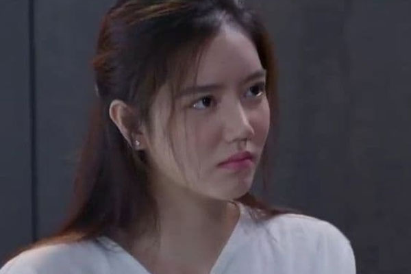 Mặc áo của chồng vô tình đụng phải thứ bên trong, tôi thắc mắc kiểm tra tủ thì phát hiện ra bí mật động trời-1