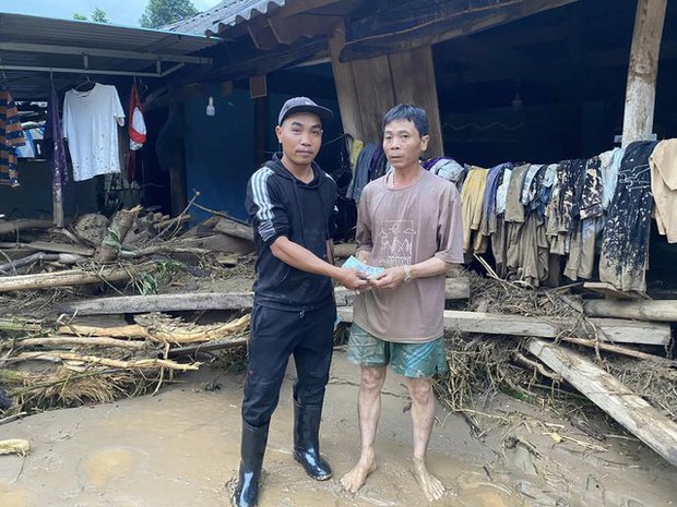 Thắt lòng cảnh mất con, cào bùn đất tìm tài sản bị lũ cuốn trôi ở Nghệ An: Cần lắm sự chia sẻ của cộng đồng-13