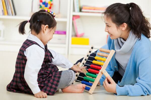 Con chẳng may bị tự kỷ, bố mẹ phải dạy như thế nào?-3