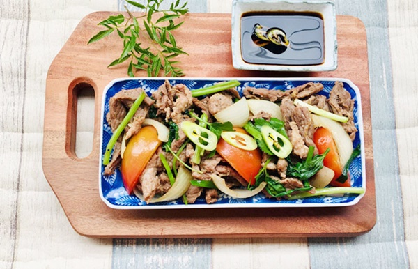 Bận rộn chị em hãy làm ngay món thịt bò xào hành tây, cách làm đơn giản mà nhanh chóng, ngon miệng-4