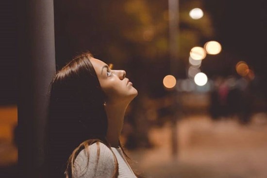 Lấy vợ hơn 12 tuổi, tôi không chịu nổi tình yêu quá
