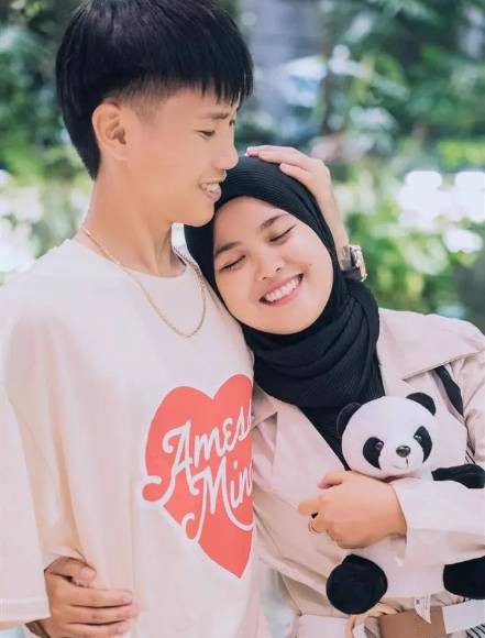 TikToker Đạt Villa tình tứ với Lê Bống, netizen phản ứng-11