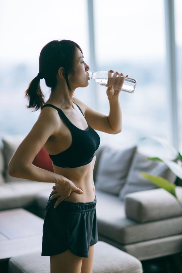 4 kiểu uống nước âm thầm phá hủy thận-4