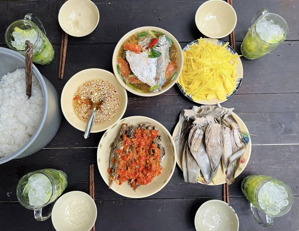 Mâm cơm đậm chất miền Tây của chàng trai yêu bếp bỏ phố về quê, được chị em chấm điểm 10 vì quá xuất sắc-4