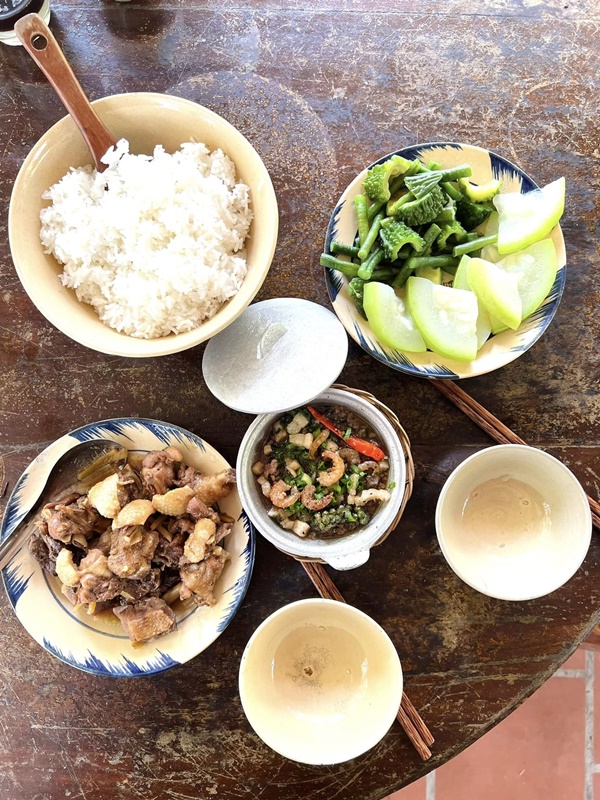 Mâm cơm đậm chất miền Tây của chàng trai yêu bếp bỏ phố về quê, được chị em chấm&nbsp;điểm 10 vì quá xuất sắc-2