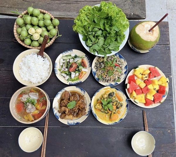 Mâm cơm đậm chất miền Tây của chàng trai yêu bếp bỏ phố về quê, được chị em chấm điểm 10 vì quá xuất sắc-1