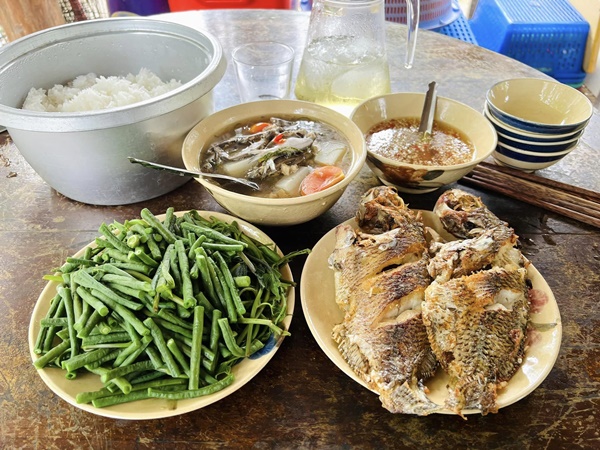 Mâm cơm đậm chất miền Tây của chàng trai yêu bếp bỏ phố về quê, được chị em chấm&nbsp;điểm 10 vì quá xuất sắc-6