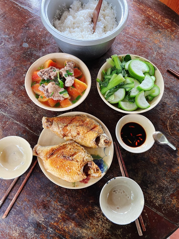 Mâm cơm đậm chất miền Tây của chàng trai yêu bếp bỏ phố về quê, được chị em chấm&nbsp;điểm 10 vì quá xuất sắc-8