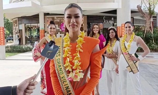 Hoa hậu Hòa bình Thái Lan bật khóc vì nói tiếng Anh kém-2