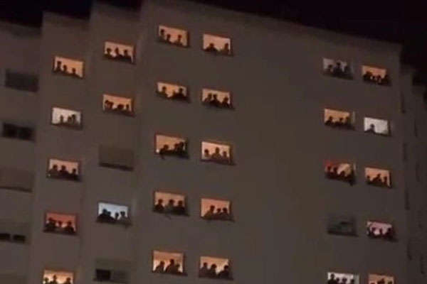 Hơn 100 nam sinh Tây Ban Nha tham gia vụ quấy rối tập thể-1