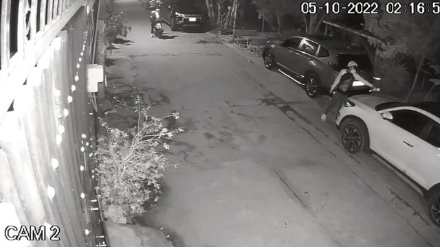 Nam thanh niên phóng hỏa đốt ô tô ở TP Hồ Chí Minh-1