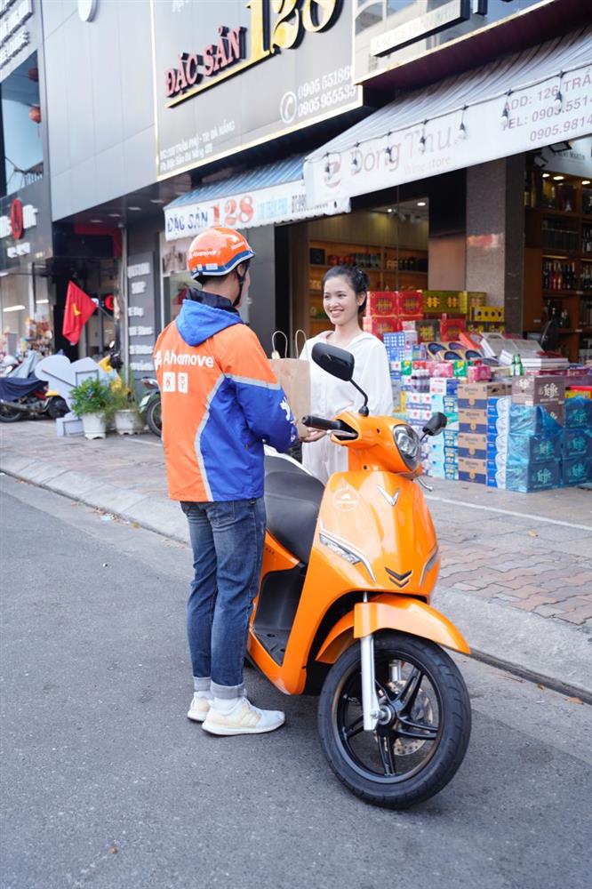 Dịch vụ giao hàng ‘xanh’ AhaFast nổi bật trên đường phố Đà Nẵng-6