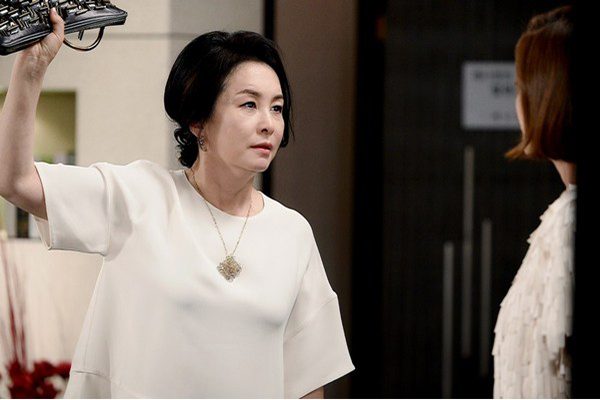 Vừa được cưới về, tôi không dám vào phòng tân hôn vì lời của mẹ chồng-2