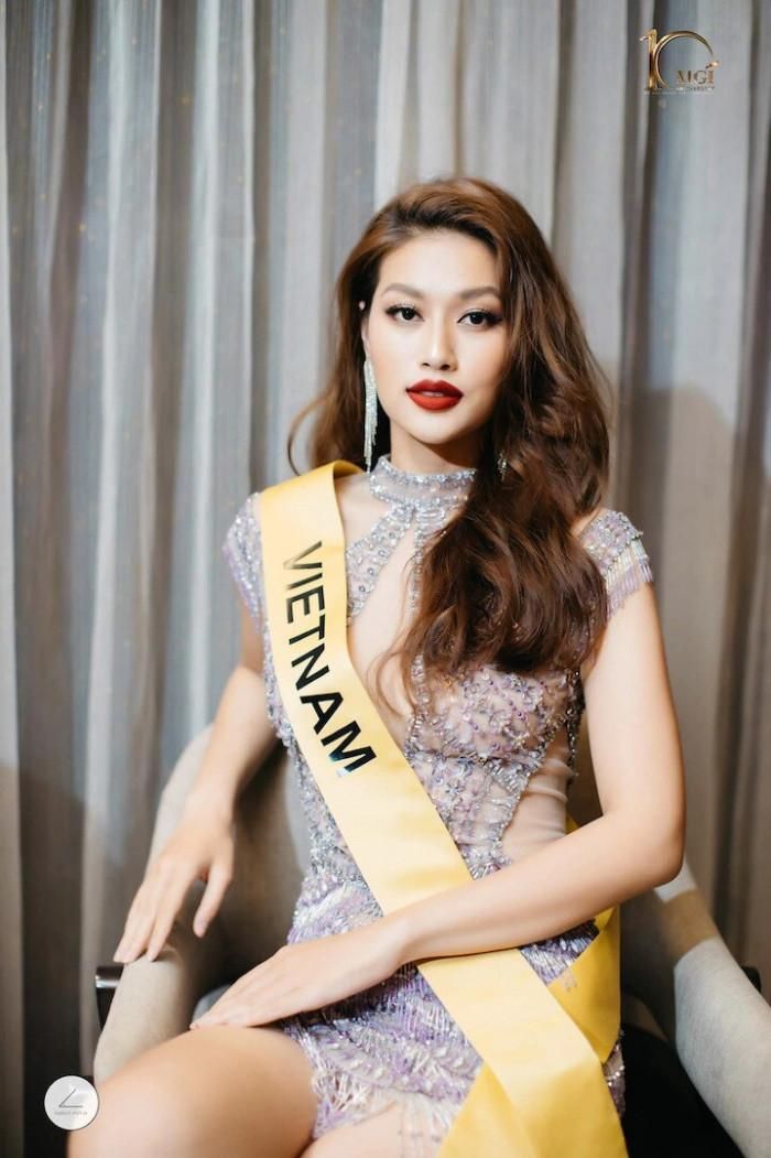 Miss Grand Vietnam Thiên Ân hốt hoảng vì làm gãy vương miện bạc tỷ-4