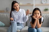 Con cái bước vào tuổi dậy thì “ẩm ương”, bố mẹ nên dạy bảo thế nào?