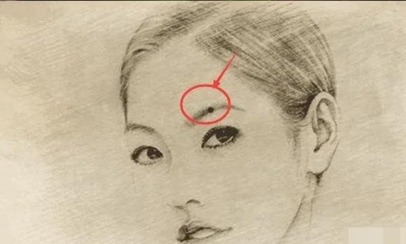 Người có 4 nốt ruồi này gặp nhiều may mắn sung túc nhất đời-1