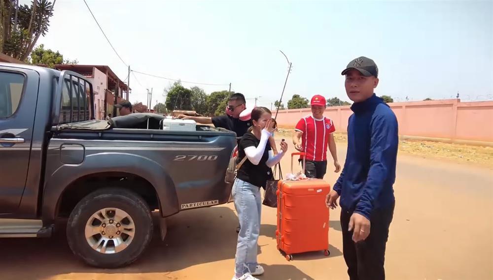 Lộ ảnh Quang Linh Vlog đuổi khéo khi bị Bà Nhân Vlog bóc phốt-2