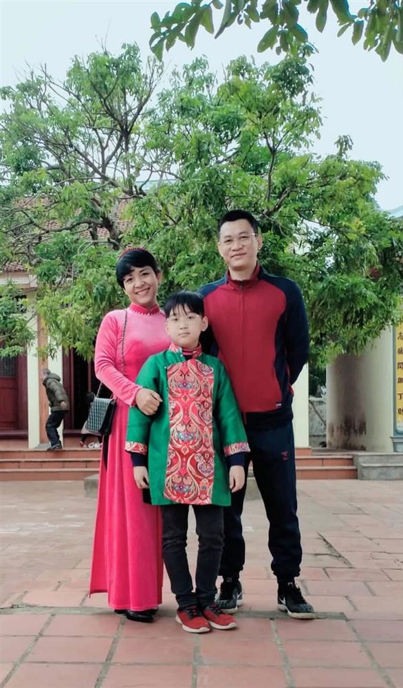 Con trai hỏi một câu nhạy cảm, nữ thạc sĩ giáo dục trả lời cực hay-1