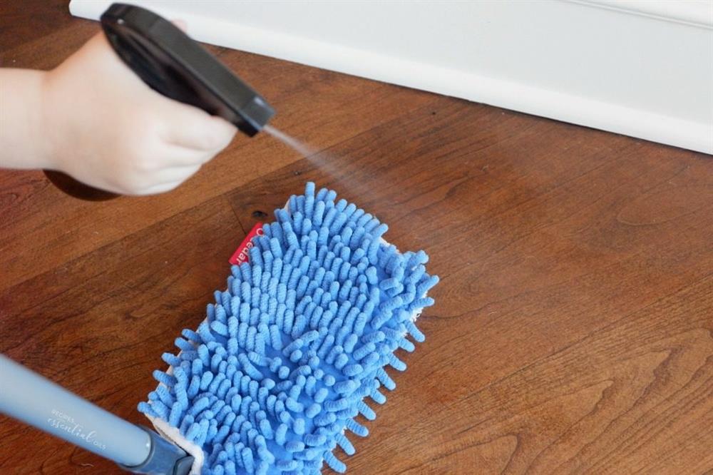 Làm sạch sàn gỗ trong nhà chẳng còn khó vì đã có những tuyệt chiêu này-6