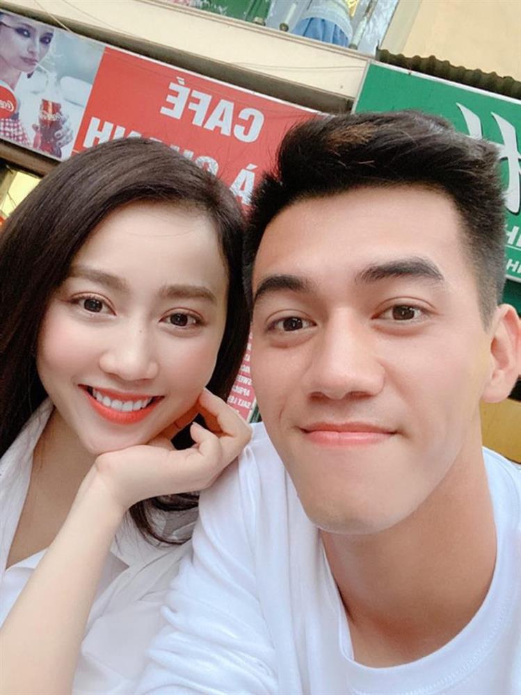 Bình An rơi nước mắt trong lễ ăn hỏi với Phương Nga, cậu bạn Tiến Linh cà khịa ngay!-6