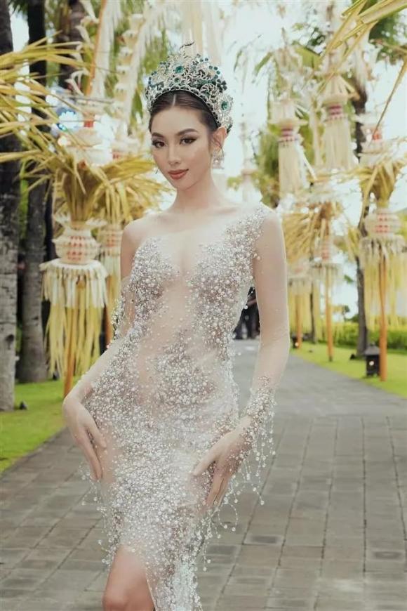 Thùy Tiên lần đầu đội vương miện mới của Miss Grand International 2022, hợp đến khó tin-2