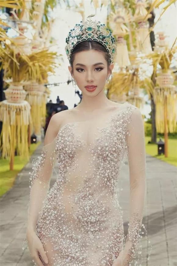 Thùy Tiên lần đầu đội vương miện mới của Miss Grand International 2022, hợp đến khó tin-3