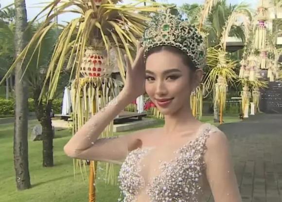 Thùy Tiên lần đầu đội vương miện mới của Miss Grand International 2022, hợp đến khó tin-4