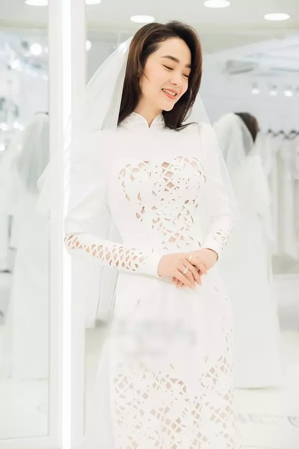 Xu hướng áo dài ăn hỏi của sao Việt: Càng đơn giản càng đẹp thanh tao-4