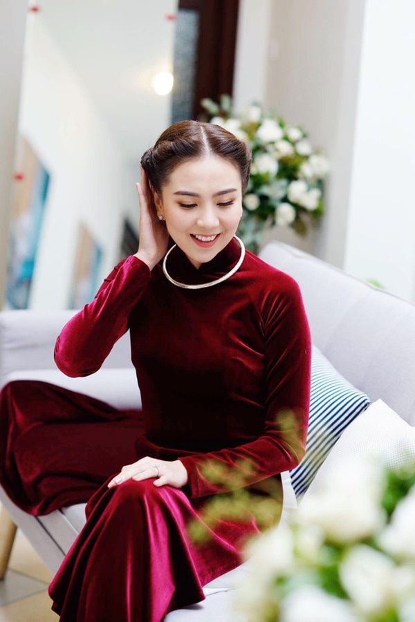 Xu hướng áo dài ăn hỏi của sao Việt: Càng đơn giản càng đẹp thanh tao-18