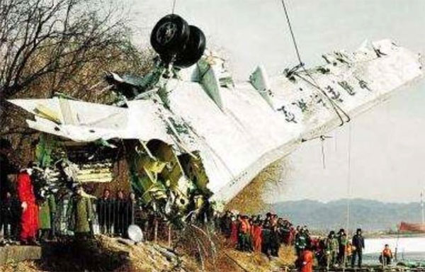 Bí mật động trời trong vụ tai nạn hàng không ở Trung Quốc-2