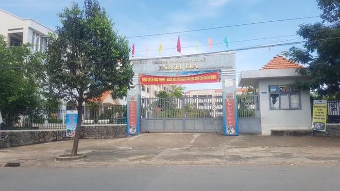 Rơi xuống sân trường, nữ sinh ở Đồng Nai tử vong-1