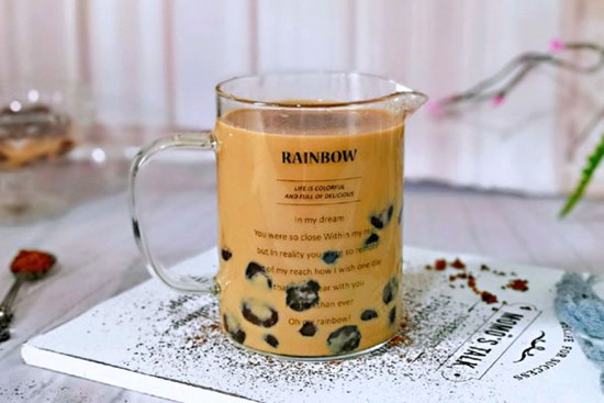 Sáng mùa thu có ly cà phê trân châu thơm ngon để thưởng thức thì không còn gì tuyệt hơn!