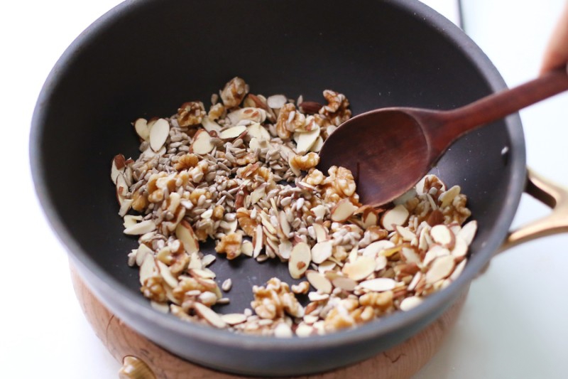 Cá cơm rim mặn ngọt: Ngon bổ rẻ, trời lạnh ăn cùng cơm thì quá chuẩn-2