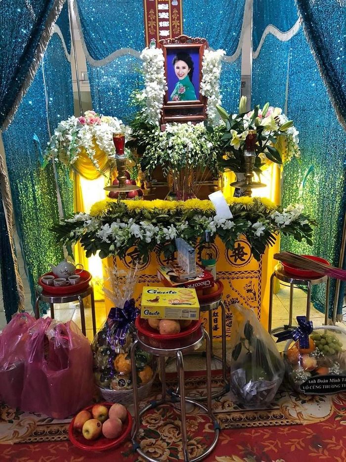 Tang lễ lặng lẽ của Top 15 Hoa hậu Hoàn Vũ Việt Nam qua đời tuổi 26-1