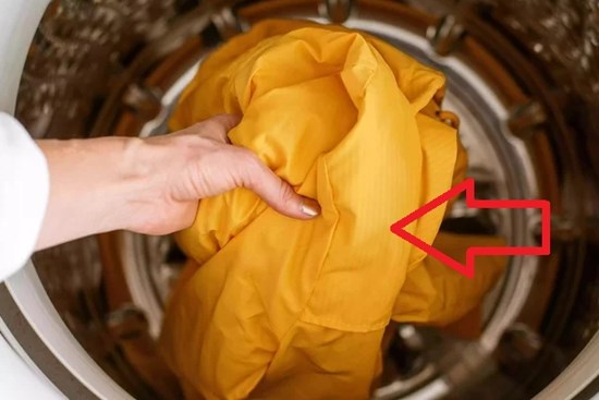 Có cần giặt quần áo mưa sau mỗi lần sử dụng, 99% đang làm sai