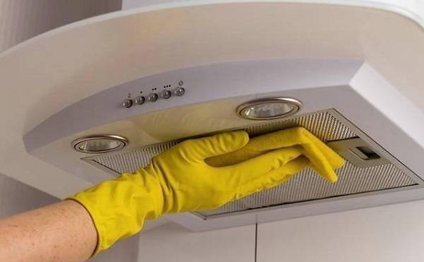 Hòa kem đánh răng với rượu trắng: Công dụng làm sạch tuyệt vời lại kiết kiệm khoản lớn mỗi năm-3