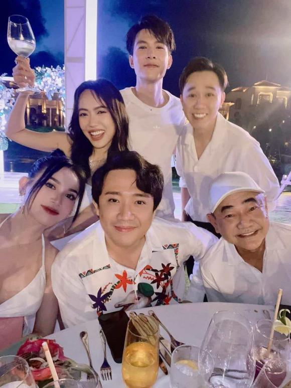 Trấn Thành và những pha lên đồ dự đám cưới: Luôn chỉn chu cho phù hợp nhất, lần nào cũng gây ấn tượng-7