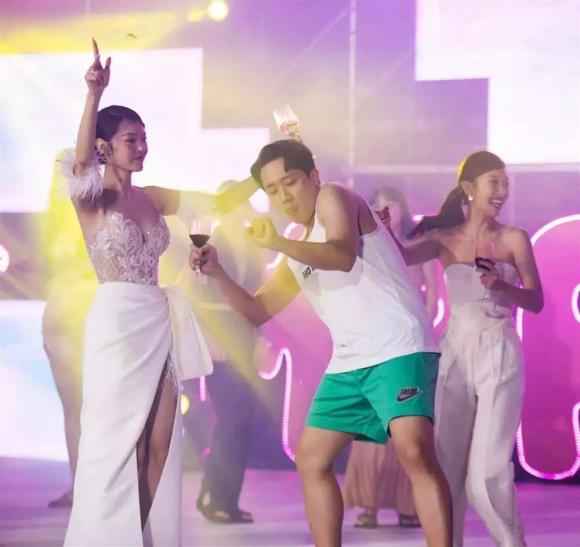 Trấn Thành và những pha lên đồ dự đám cưới: Luôn chỉn chu cho phù hợp nhất, lần nào cũng gây ấn tượng-11