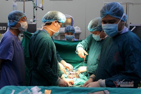 Phát hiện ung thư giai đoạn cuối với triệu chứng tưởng đơn giản